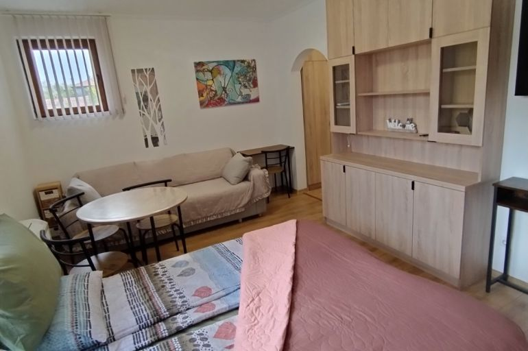 Уютен дневен кът в Studio Prolet